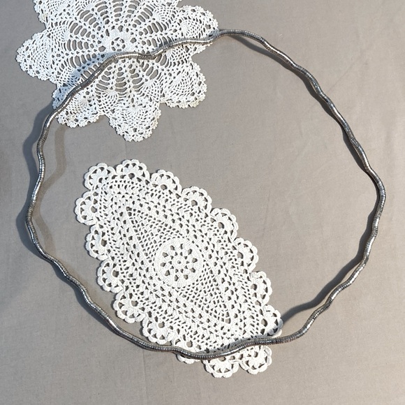 Vintage Flexible Metal Coil Abstract Necklace - Picture 11 of 12